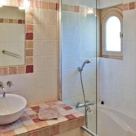 Holiday home Gorgeous In Beziers With Swimming Pool Montblanc