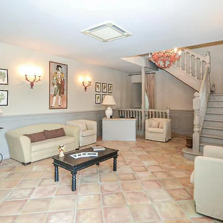 Holiday home Gorgeous In Beziers With Swimming Pool Montblanc